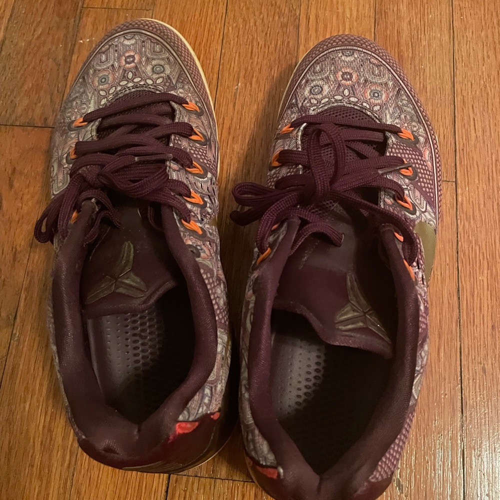 Kobe 9 EM Silk size 10